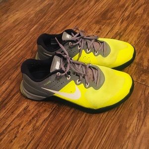 Women’s size 7 Nike Metcon 2